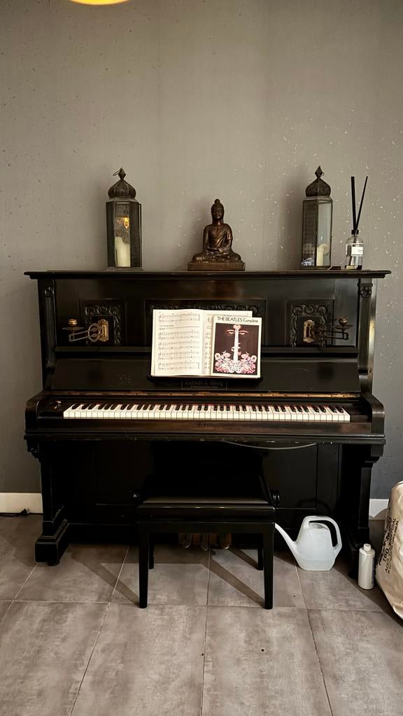 Antieke piano - Erfstuk, regelmatig gestemd, Muziek en Instrumenten, Piano's, Ophalen, Gebruikt, Zwart, Piano