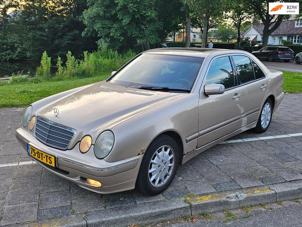 Mercedes-Benz E-klasse 280 Avantgarde aut, Automaat, Achterwielaandrijving, Gebruikt, Overige kleuren