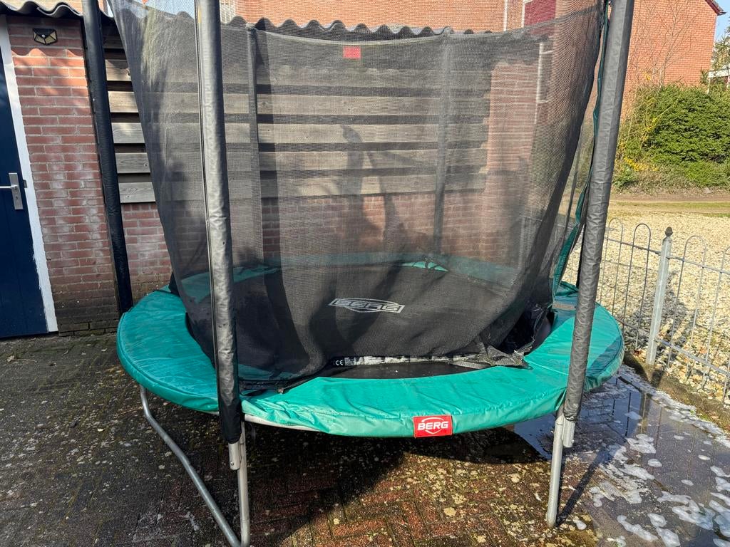 Berg trampoline 240cm, Ophalen, Gebruikt