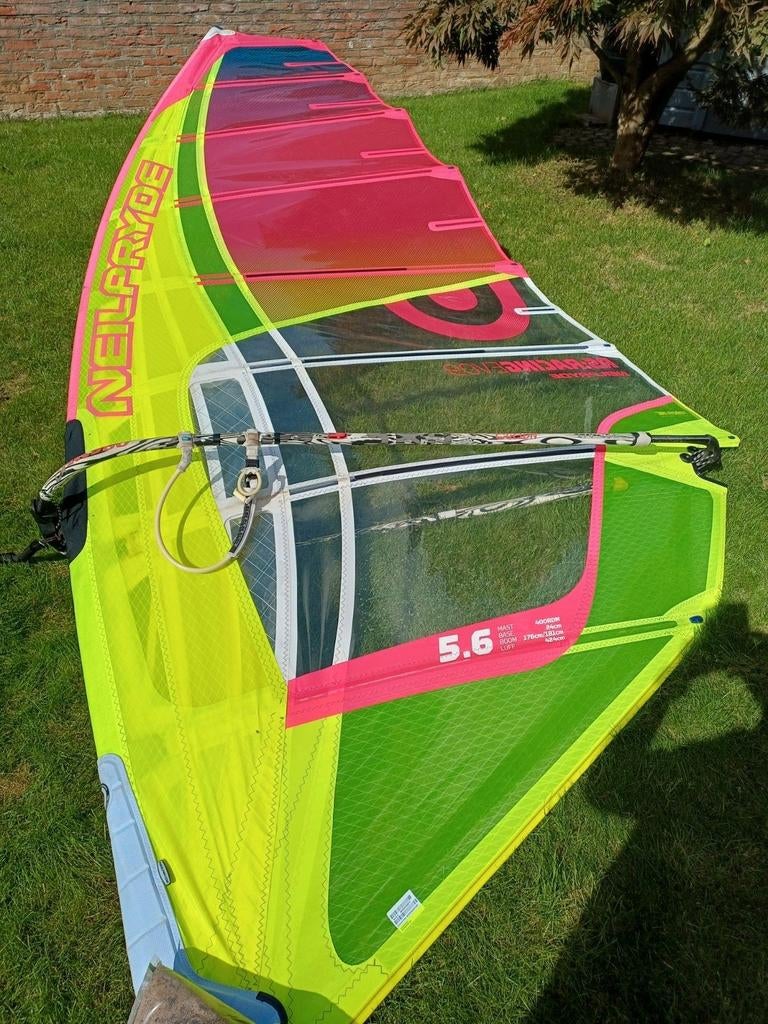 Neilpryde RS Racing Evo 5.6, Watersport en Boten, Windsurfen, Zo goed als nieuw, Zeil, Ophalen of Verzenden