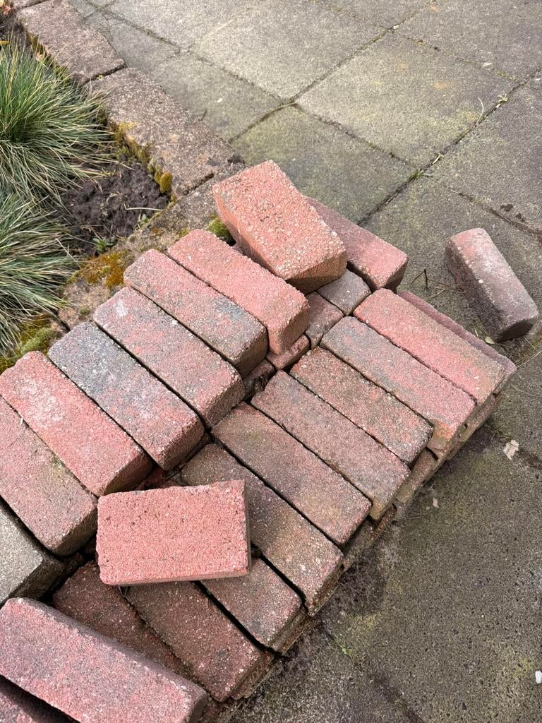 Banden & klinkers - alleen af te halen - alles tegelijk, Tuin en Terras, Tegels en Klinkers, Ophalen, Gebruikt, Klinkers, Minder dan 5 m²