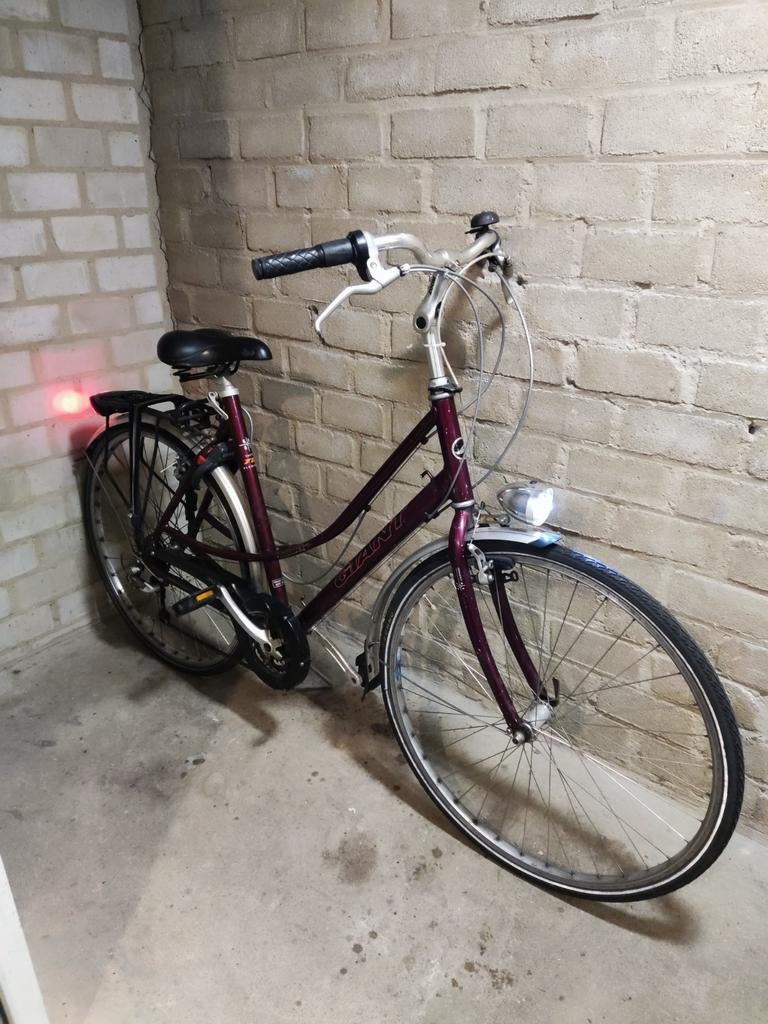 Giant Damesfiets en 21 versnellingen, Fietsen en Brommers, Fietsen | Dames | Damesfietsen, Gebruikt, Versnellingen, 56 cm of meer