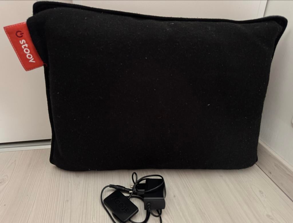 Stoov Velvet Warmtekussen - Comfort en Warmte, Huis en Inrichting, Woonaccessoires | Kussens, Ophalen of Verzenden, Zo goed als nieuw