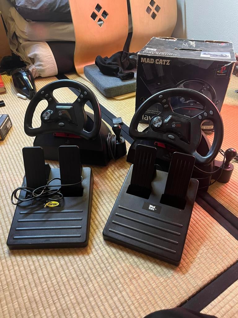PS 1 stuur mad catz x 2, Spelcomputers en Games, Ophalen of Verzenden, Gebruikt, Stuur of Pedalen, PlayStation 1