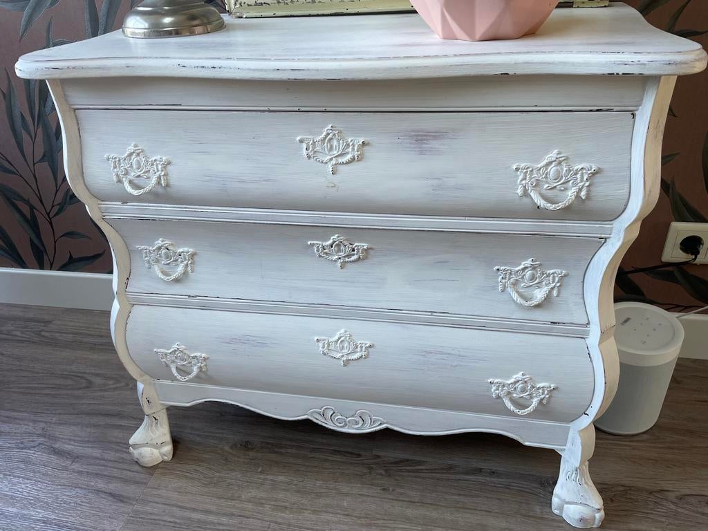 Antieke buik ladekast in brocante stijl, Ophalen