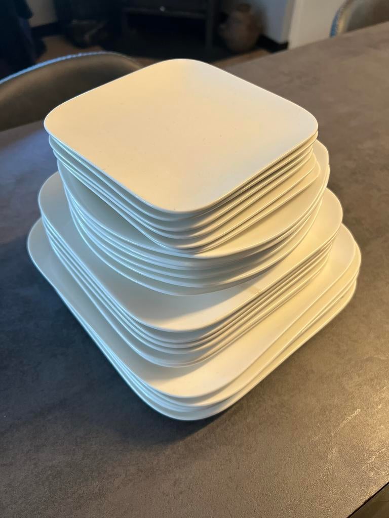 Vierkant servies, Huis en Inrichting, Keuken | Servies, Gebruikt, Keramiek, Ophalen of Verzenden, Bord(en)