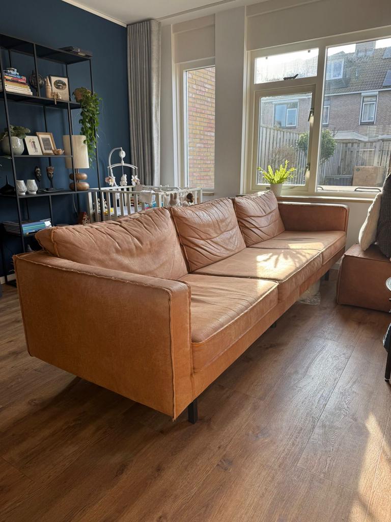 Comfortabele 3-zits bank met hocker, cognac, Huis en Inrichting, Ophalen, Overige materialen, 250 tot 300 cm, Gebruikt