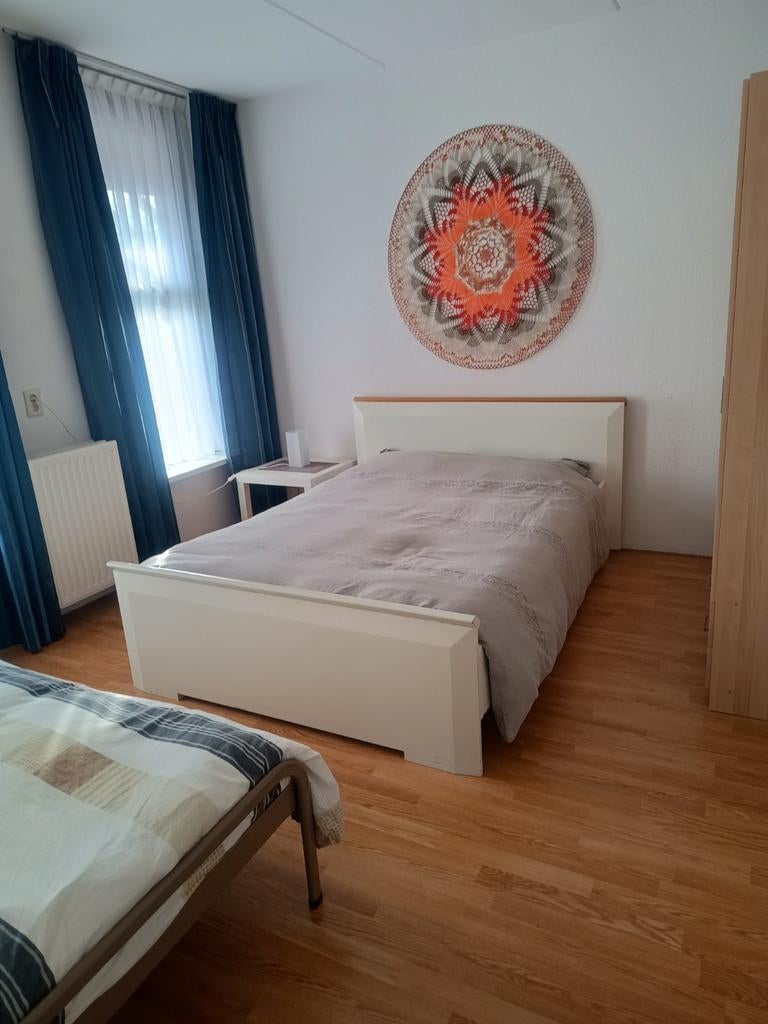 Bedden, Ophalen, Gebruikt, Eenpersoons, 140 cm