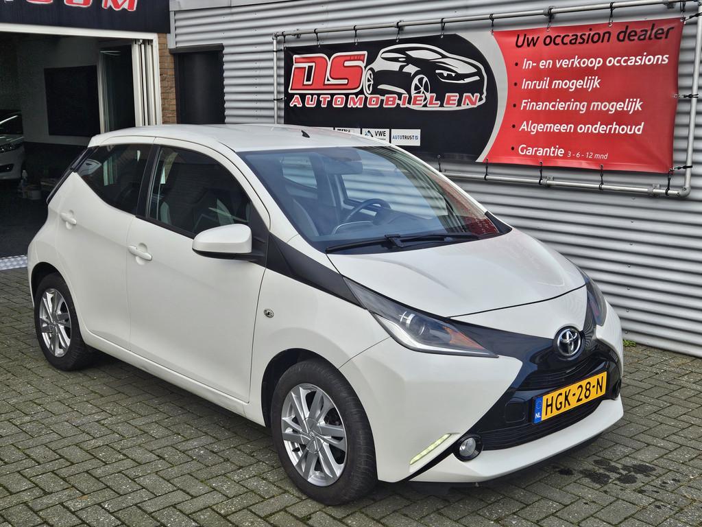 Toyota Aygo 1.0 VVT-i x play Toyota Aygo, 1.0i VVT-i x-play, Auto's, Toyota, Voorwielaandrijving, Euro 5, Stof, Gebruikt