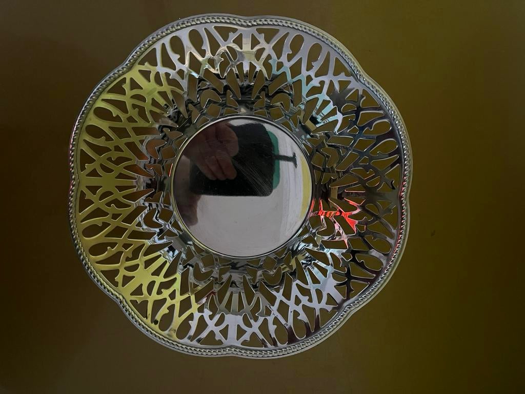 ALFRA ALESSI. —  1960. —  AJOUR MANDJE., Ophalen of Verzenden