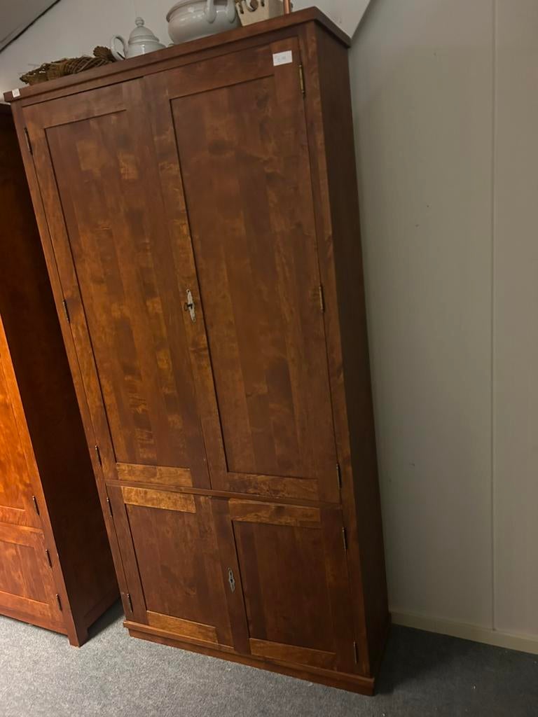 Kast kersen kleur nr 27 4-deurs, Ophalen