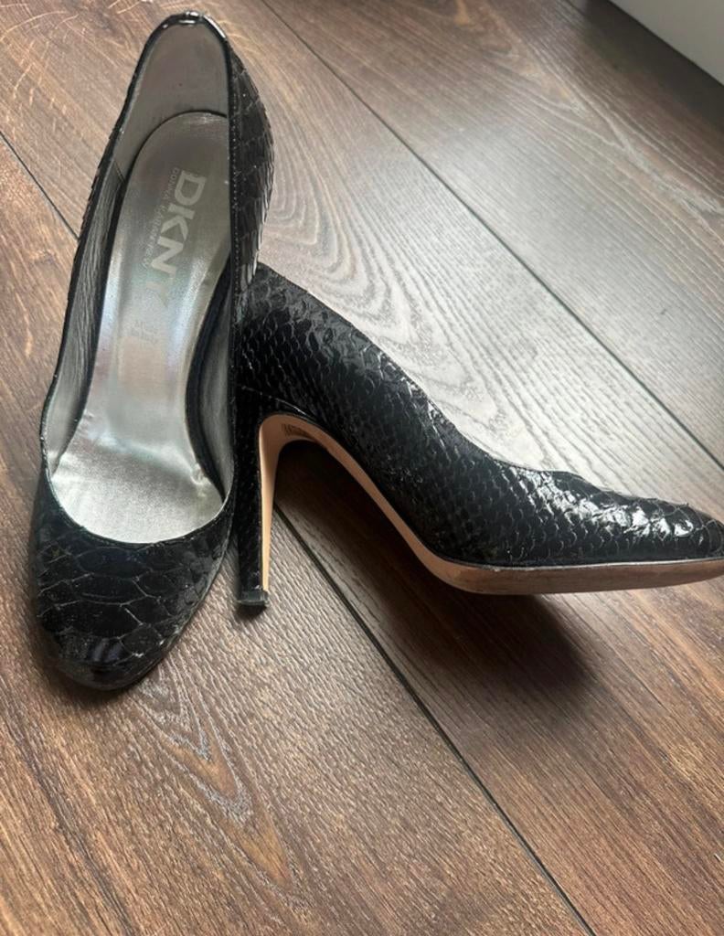 DKNY pumps leer, Ophalen of Verzenden, Zo goed als nieuw
