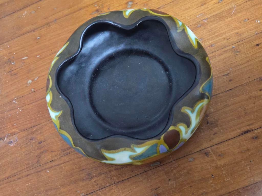 Plateel schaal met gegolfde rand, Antiek en Kunst, Ophalen of Verzenden