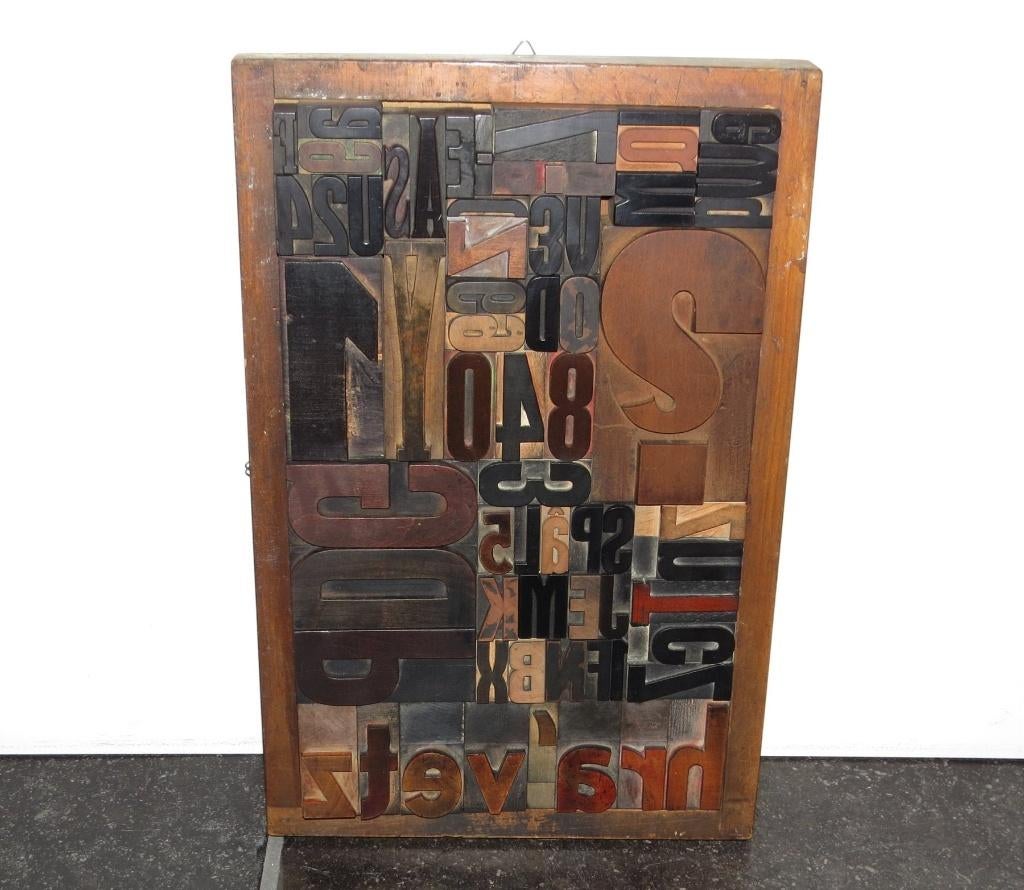 Letterbak vol met perenhouten drukletters, Ophalen of Verzenden