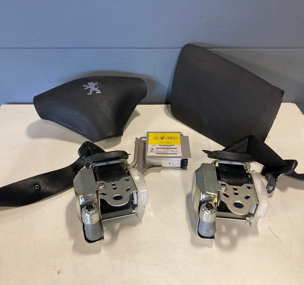 Peugeot 107 airbag set gordelspanners module compl. LIBACARS, Ophalen of Verzenden, Peugeot