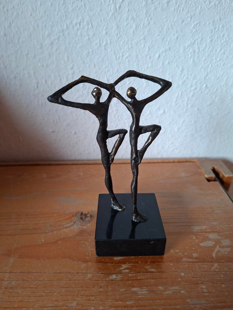 Beeldje van 2 danseressen op marmeren voet, Antiek en Kunst, Kunst | Beelden en Houtsnijwerken, Ophalen of Verzenden