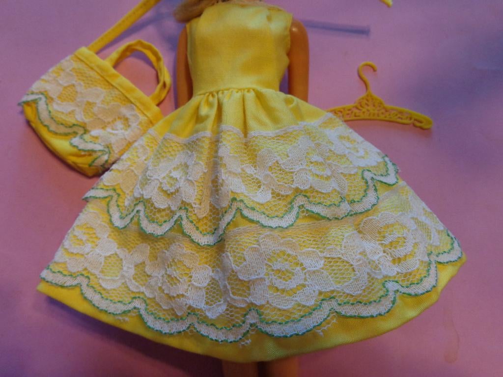 Barbie vintage Francie Fresh as a diasy compleet, Verzamelen, Poppen, Zo goed als nieuw, Kleertjes, Ophalen of Verzenden