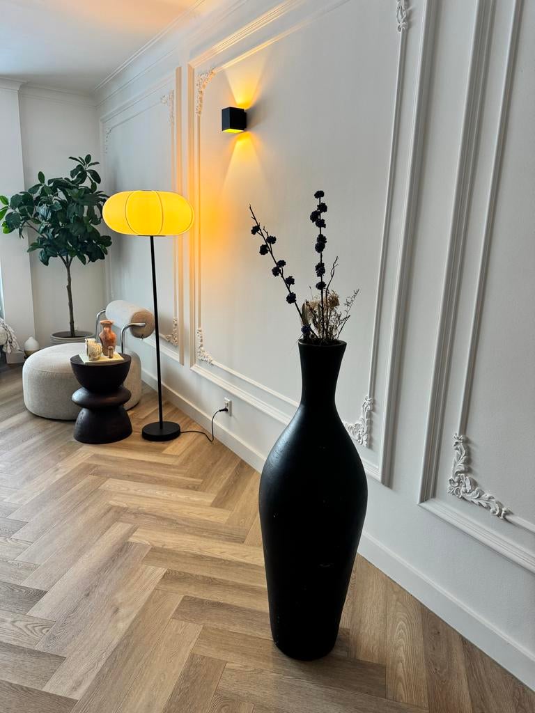 Zwarte vaas - Stijlvol en elegant, Huis en Inrichting, Woonaccessoires | Vazen, Zo goed als nieuw, Zwart, 75 cm of meer, Overige materialen