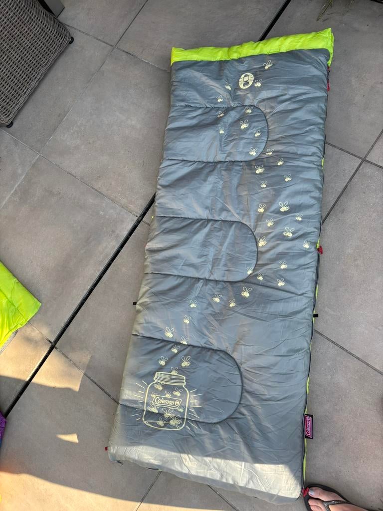 Coleman kinder slaapzak glow in the dark, Caravans en Kamperen, Slaapzakken, Ophalen of Verzenden, Zo goed als nieuw