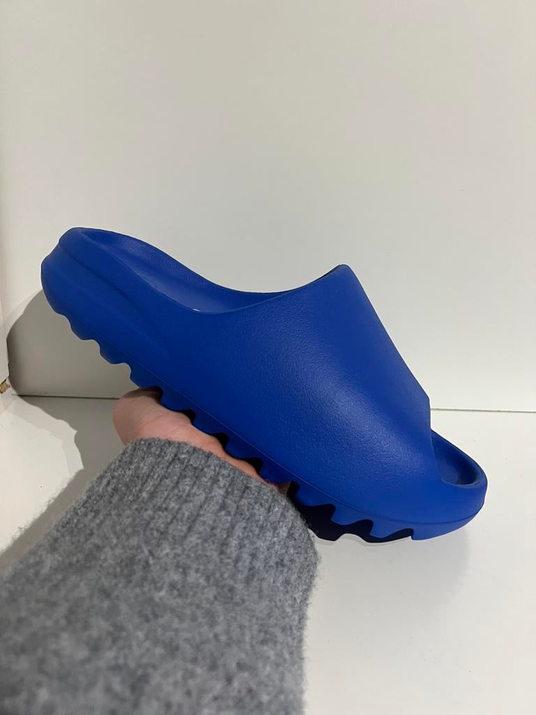 Yeezy Slide Azure maat 43, Kleding | Heren, Schoenen, Sandalen, Blauw, ., Nieuw