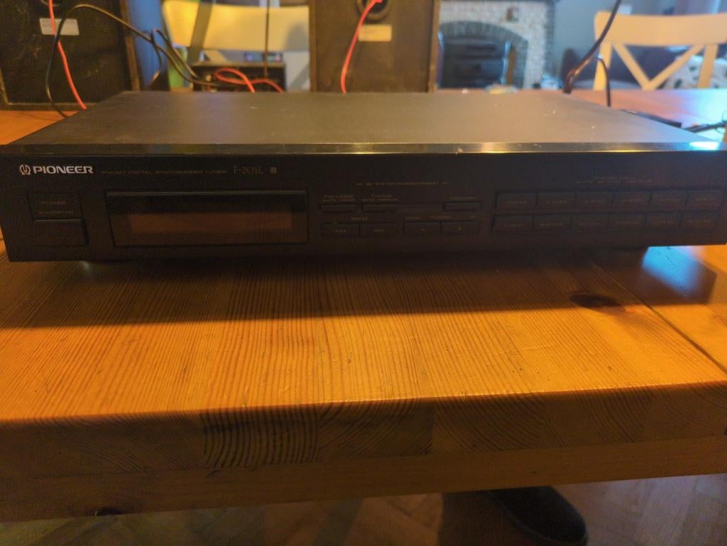 Pioneer F201L Stereo Tuner, Ophalen of Verzenden, Niet werkend, Analoog