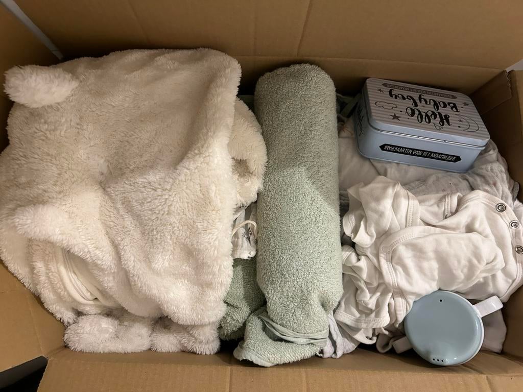 6 dozen en 2 tassen met jongenskleding tot maat 80, Ophalen, Zo goed als nieuw, Maat 80