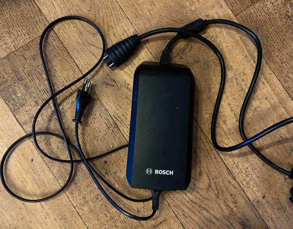 Bosch eBike Standard Charger A4 220-240V, Fietsen en Brommers, Fietsaccessoires | Fietsaccu's, Ophalen, Gebruikt