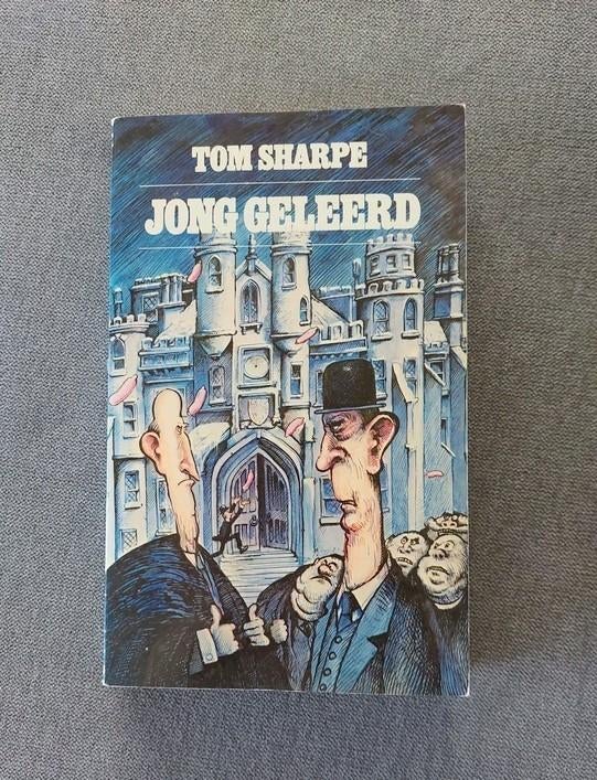 Tom Sharpe -- Jong geleerd, Boeken, Tom Sharpe, Ophalen of Verzenden, Verhalen, Zo goed als nieuw