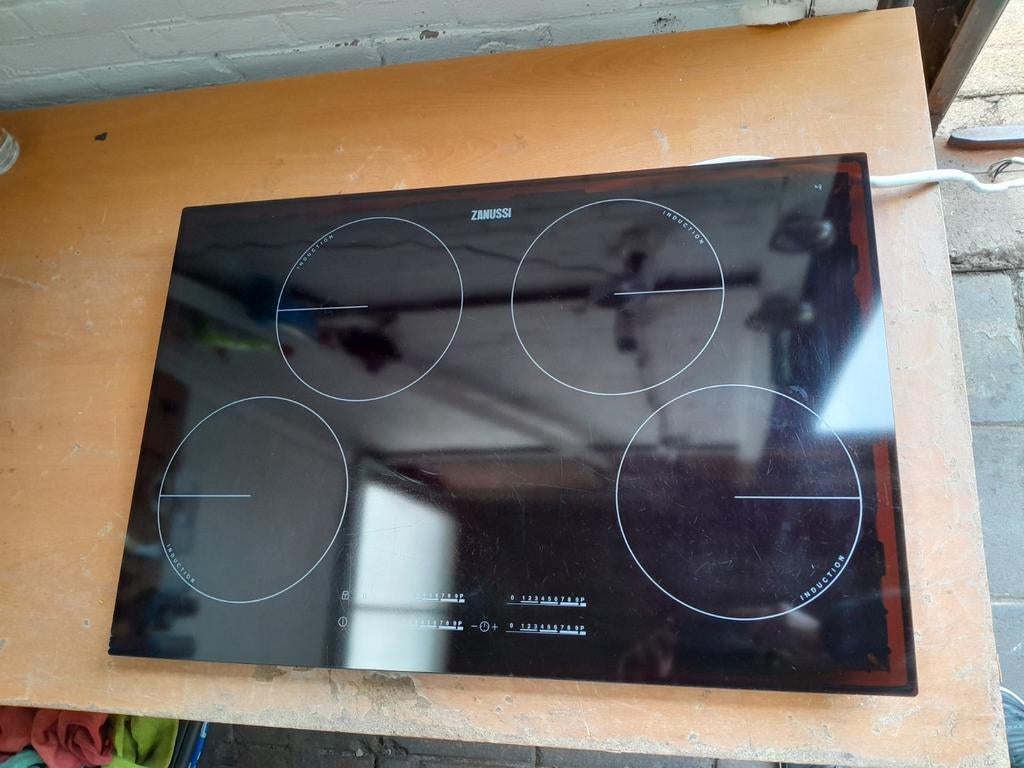 NETTE ZANUSSI ZIT8470CB INDUCTIE KOOKPLAAT TE KOOP, Gebruikt, Info@zanussi.nl, Inbouw, Zanussi
