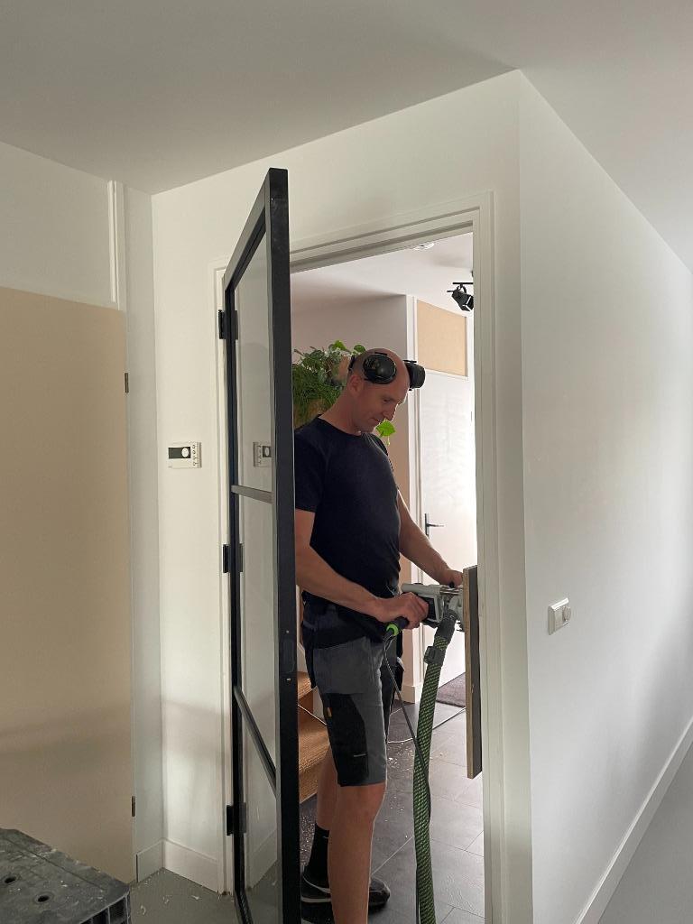 Deurwerk de ramen deuren kozijnen monteur, Garantie, Timmerwerk of Zaagwerk