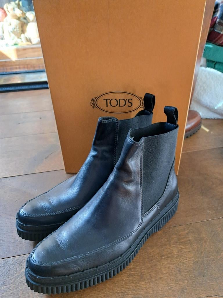 Zwarte enkellaarsjes Tod's 40, Ophalen of Verzenden, Zo goed als nieuw, Zwart