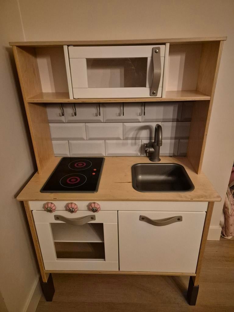 Ikea Duktig speelgoedkeuken, gepimpt en in hele nette staat., Kinderen en Baby's, Speelgoed | Speelkeukens, Ophalen, Zo goed als nieuw