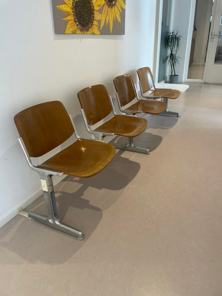 Vintage wachtkamer bankje, Huis en Inrichting, Stoelen, Ophalen of Verzenden, Zo goed als nieuw, Eén