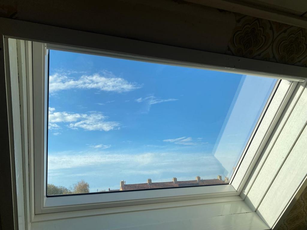 Velux Kunststof Kiepraam Wit - 90x130cm, Dubbel Glas, Doe-het-zelf en Verbouw, Glas en Ramen, Ophalen, 80 tot 120 cm, Zo goed als nieuw