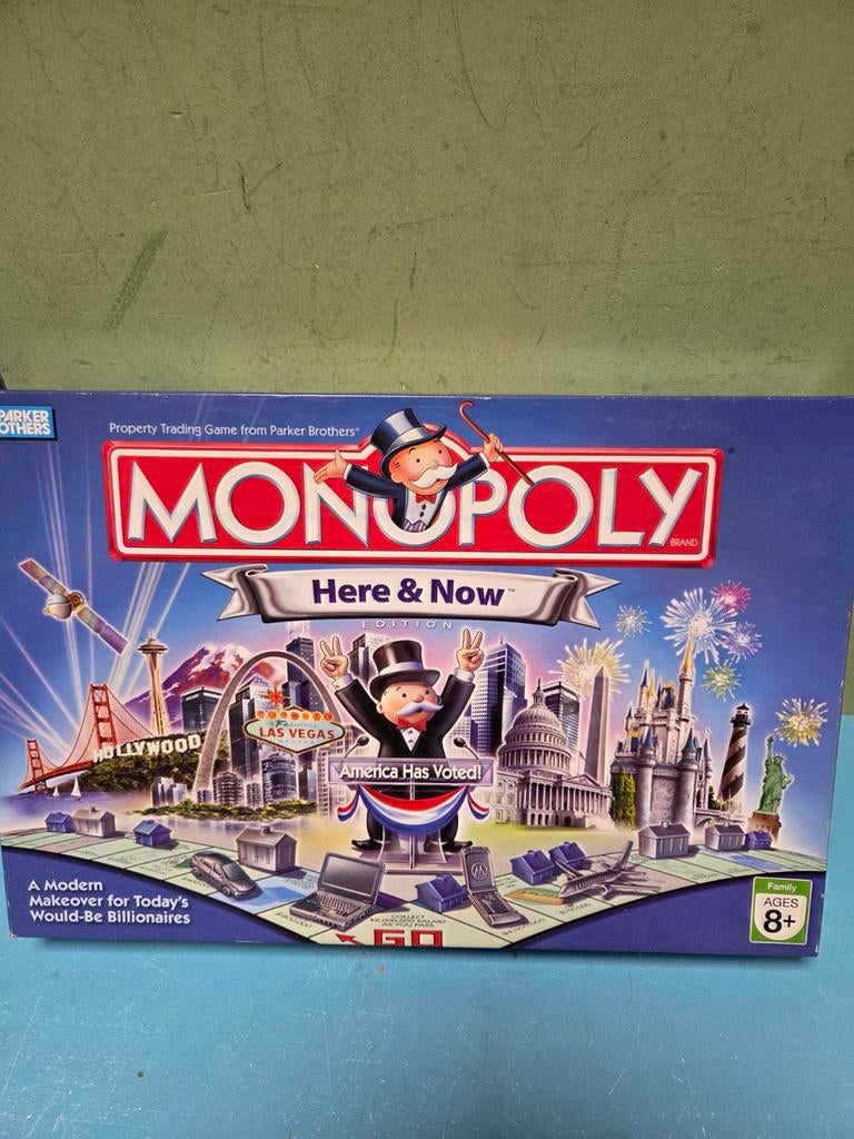 Monopoly Here & Now Edition Bordspel, Vijf spelers of meer, Ophalen of Verzenden, Gebruikt, Parker Brothers