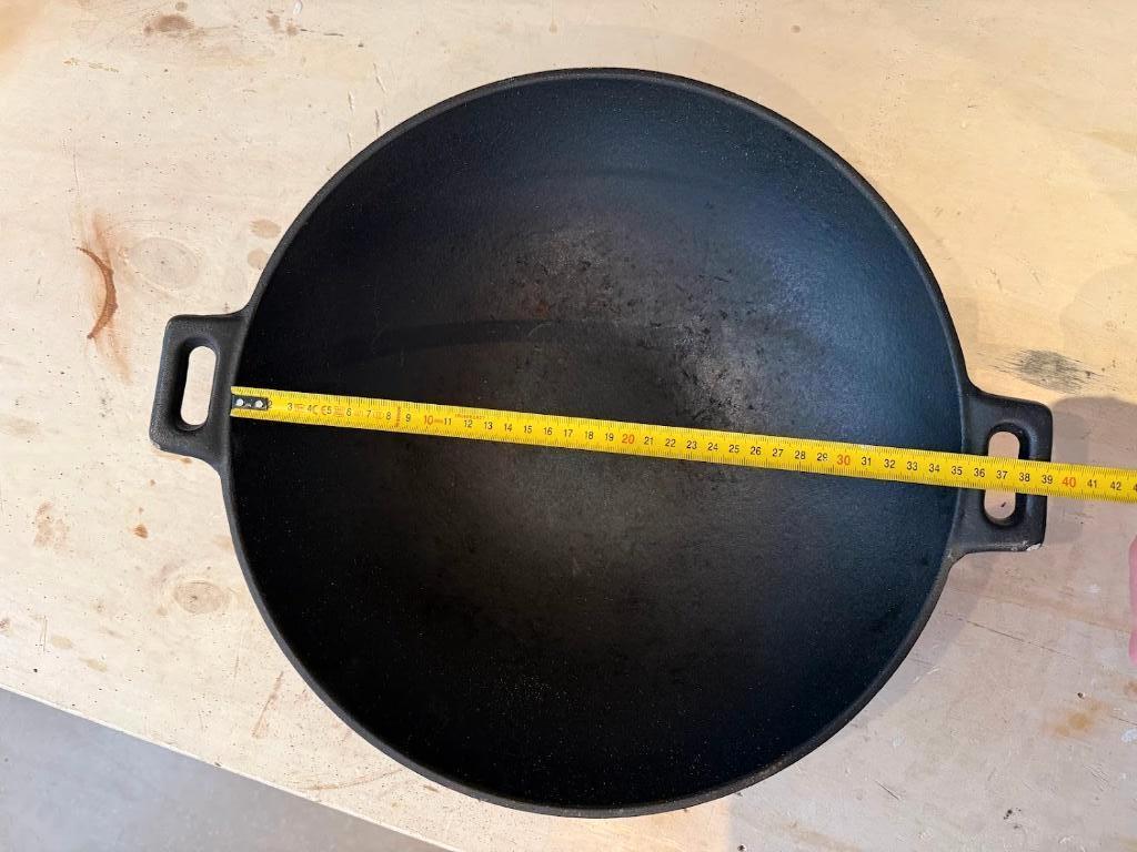 Gietijzeren wok 35cm dia, Huis en Inrichting, Keuken | Potten en Pannen, Ophalen, Gebruikt, Gietijzer, Keramische plaat