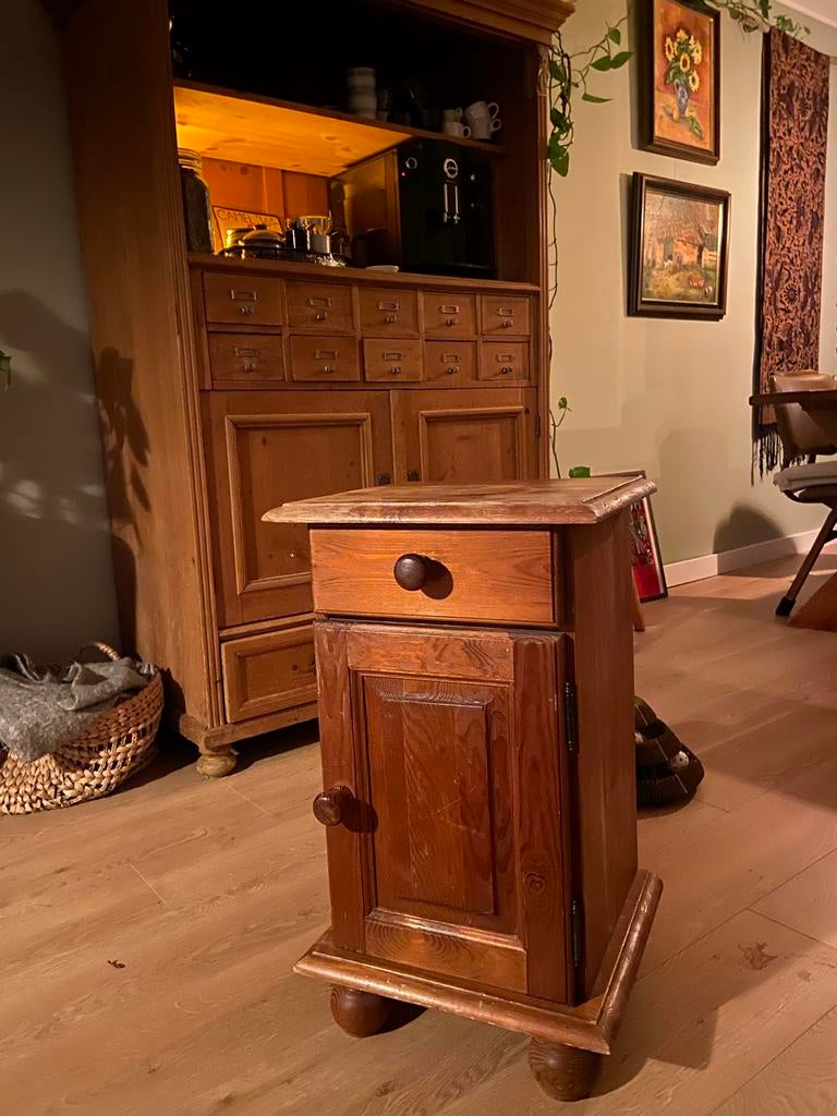 Klein houten kastje, Ophalen