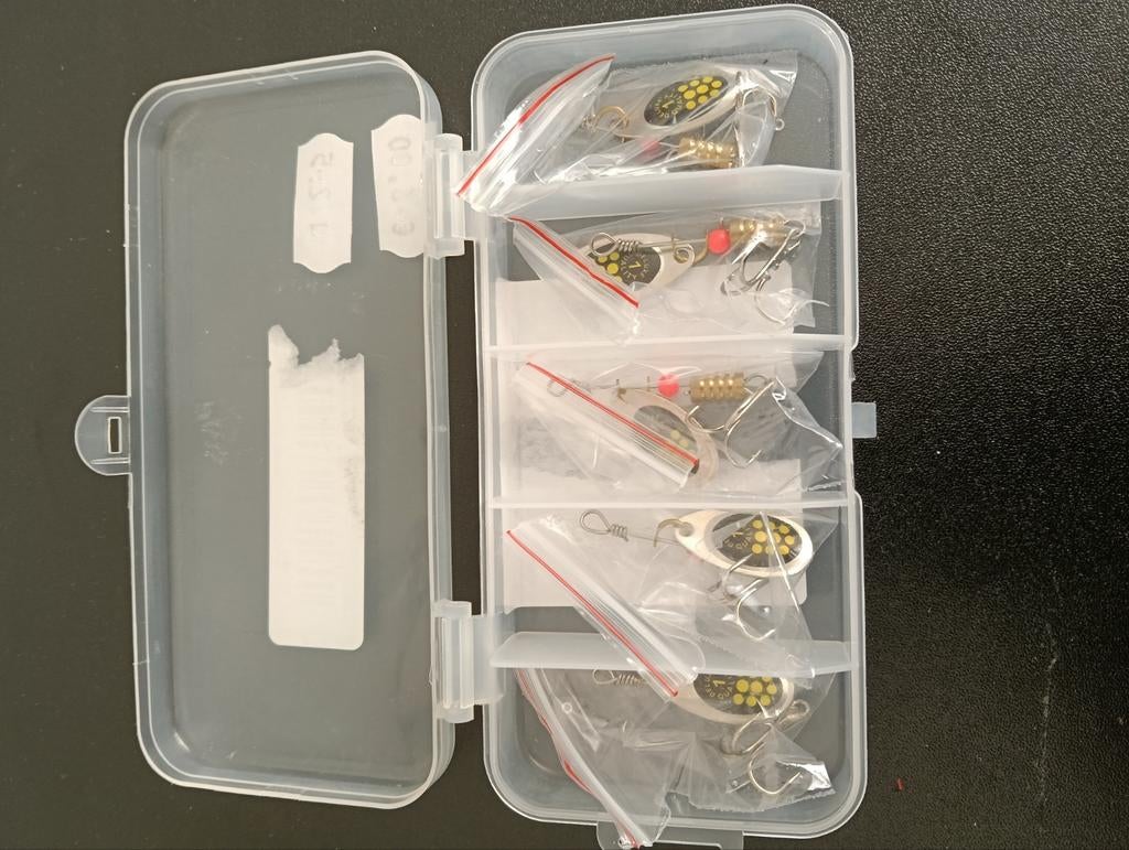 5 stuks spinners blinkers in een box, Ophalen of Verzenden, Nieuw, Kunstaas