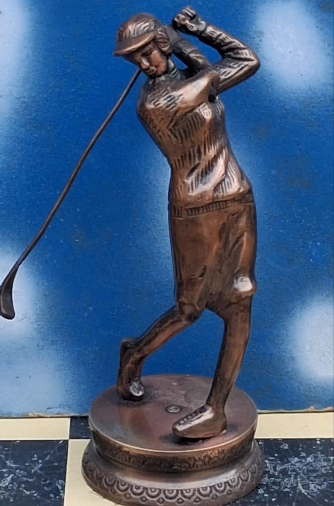 Golf swing. Koperen sculptuur.  Ca 1950. 22 cm., Ophalen, Zo goed als nieuw, Mens