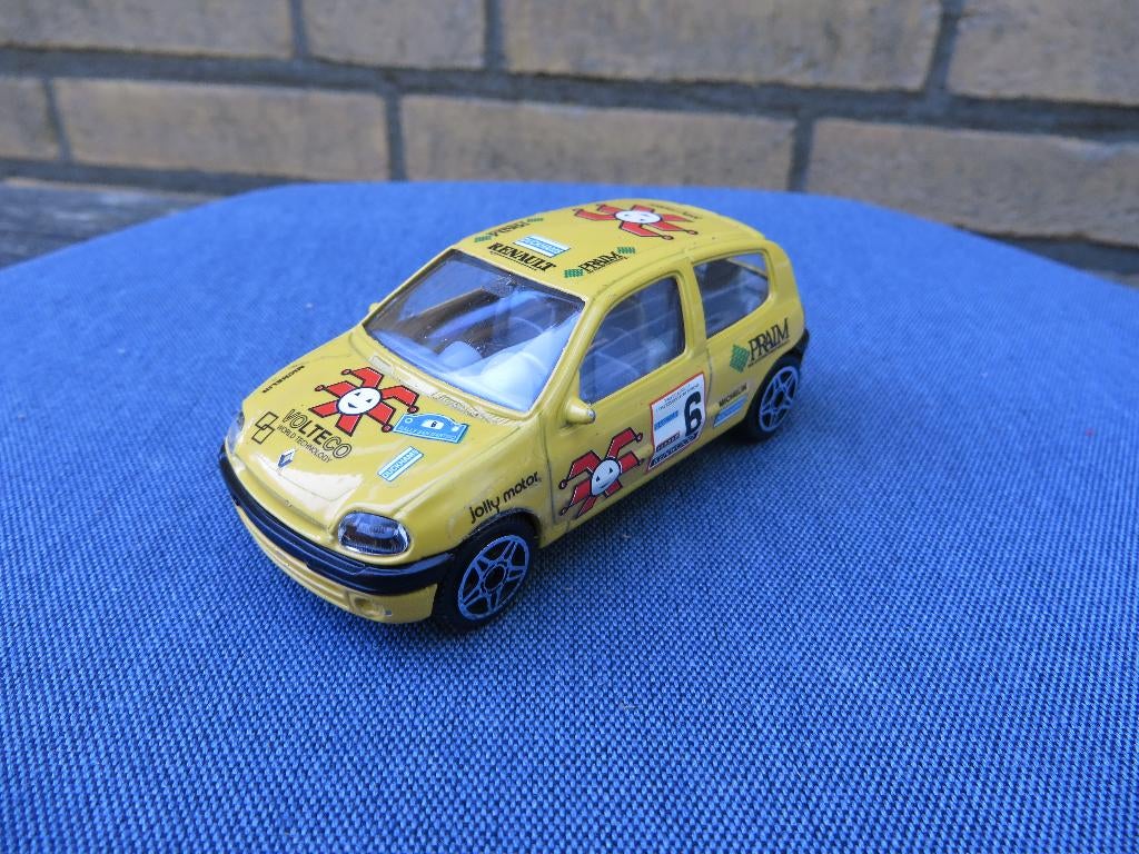 Burago Renault Clio, Hobby en Vrije tijd, Modelauto's | 1:43, Ophalen of Verzenden, Gebruikt, Auto, Overige merken