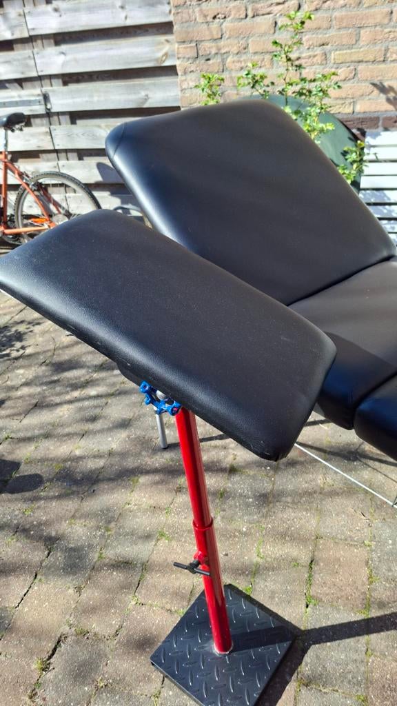 Inklapbare massagetafel of tattoo-tafel met armsteun, Ophalen, Gebruikt, Massagetafel