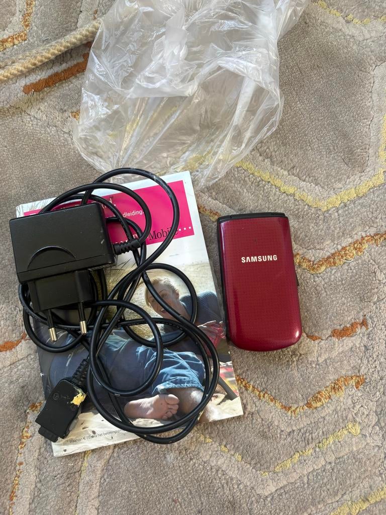 Samsung Klaptelefoon (Rood/Zwart) - T-Mobile, Gebruikt, Overige modellen, Overige systemen, Fysiek toetsenbord