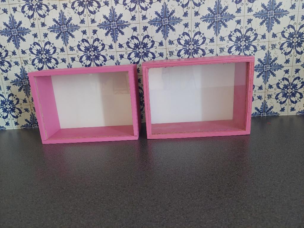 klein vitrinekastje van Ikea (2x), Huis en Inrichting, Kasten | Vitrinekasten, Gebruikt, Minder dan 100 cm, 25 tot 50 cm, 50 tot 100 cm