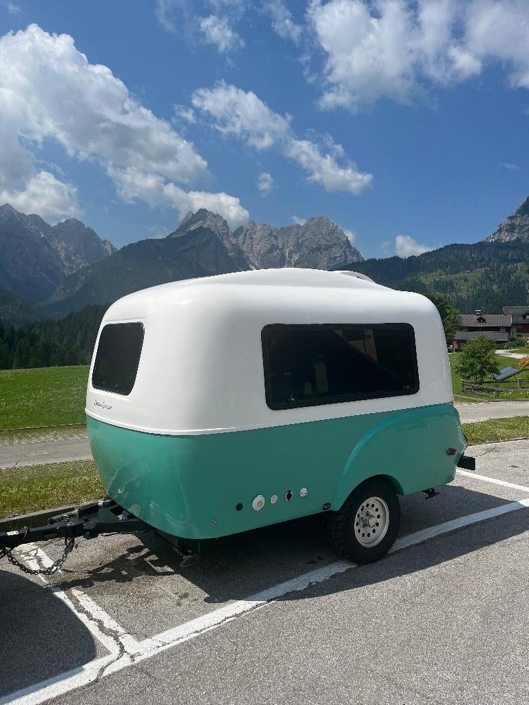 Unieke caravan vintage-style (US import, 5 jaar oud), Caravans en Kamperen, Caravans, Overige merken, Dwarsbed, Overige, 50 kg of minder