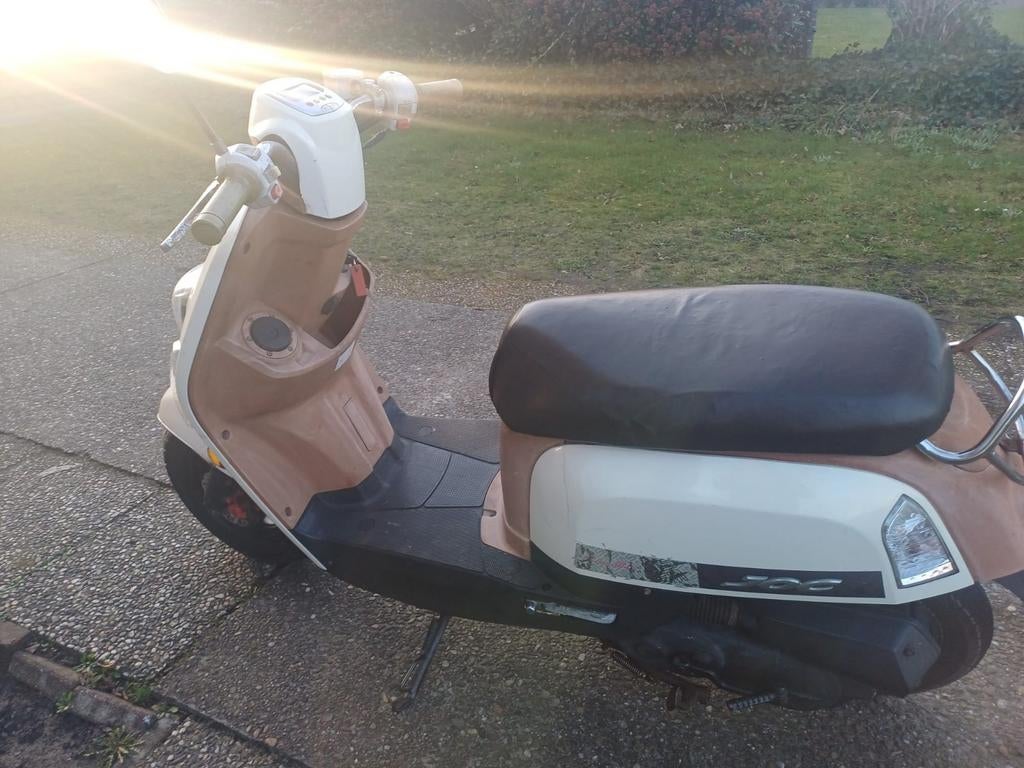 Leuke scooter rijd super, Ophalen of Verzenden, Gebruikt, Benzine, Overige merken