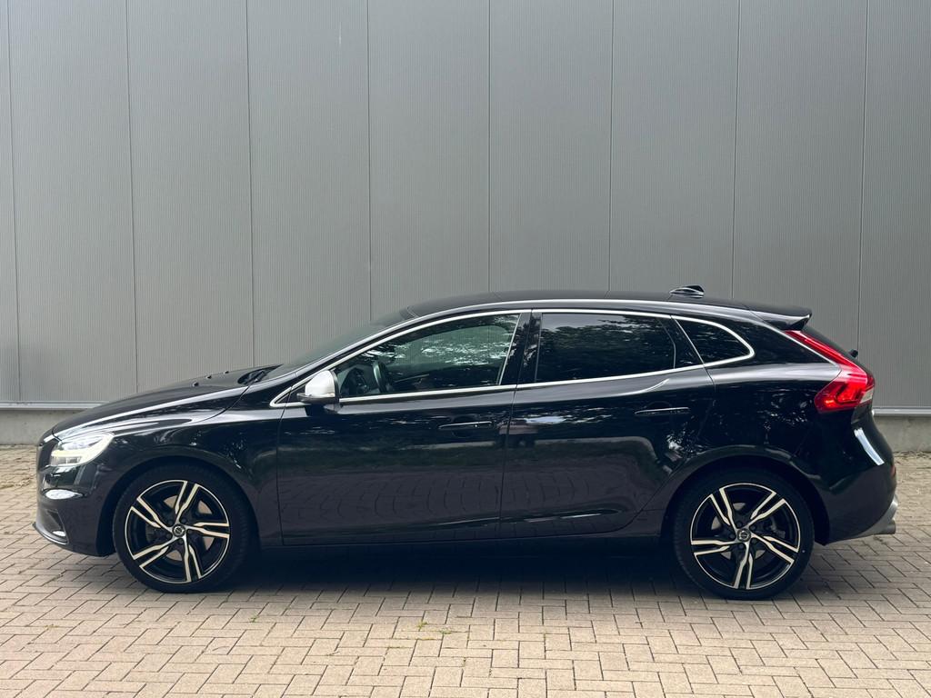 Volvo V40 1.5 T3 Polar+ Sport - R-Design - Panorama - Automa, 4 cilinders, 700 kg, Zwart, Origineel Nederlands