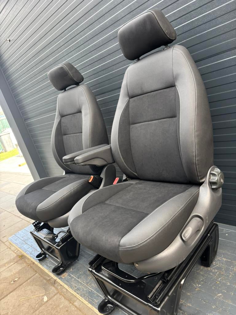 stoelen draaistoelen Opel Movano Renault Master Nissan nv400, Auto-onderdelen, Interieur en Bekleding, Tymtop5@gmail.com, 3161ek