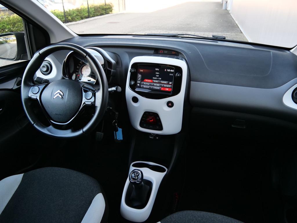 Citroën C1 1.0 VTi Shine 73 Pk DAB / Apple Carplay / Camera, Voorwielaandrijving, Stof, Gebruikt, 4 stoelen