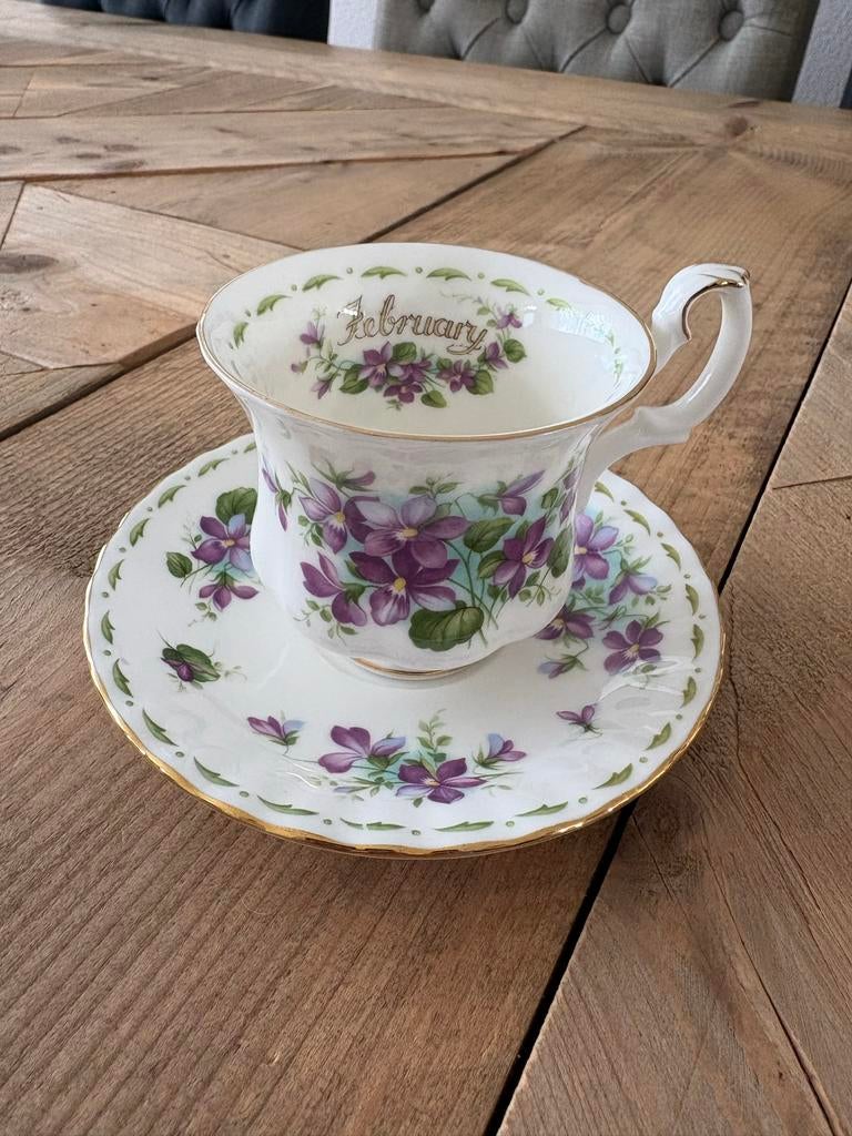 Royal Albert Flower of the Month Violets Februari Kop en Sch, Verzamelen, Porselein, Kristal en Bestek, Ophalen