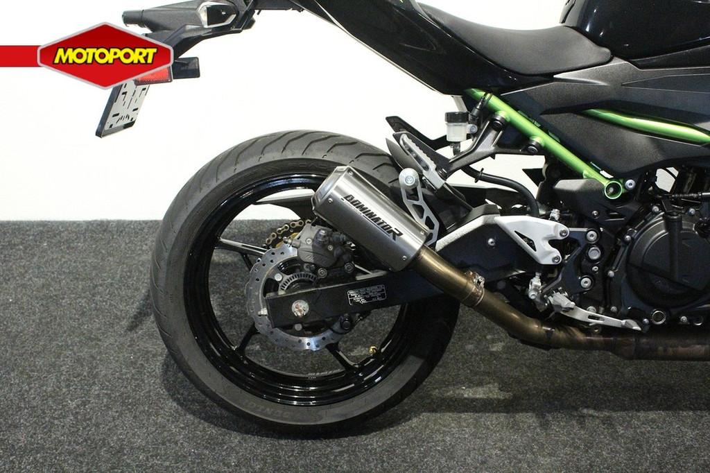 Kawasaki Z400 ABS, Motoren, Bedrijf, Naked bike